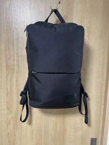 THE NORTH FACE 셔틀 데이팩 슬림