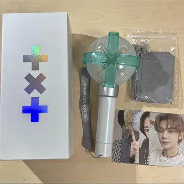 TXT 응원봉 + 포토 카드 포함