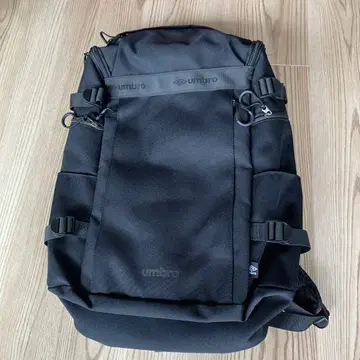엄브로 블랙 백팩