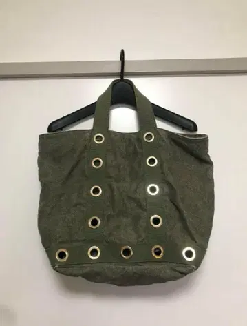 바네사 브루노 토트백 카키 펀칭