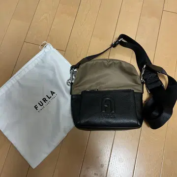 FURLA 훌라 숄더백 남성용 가죽 최신 모델