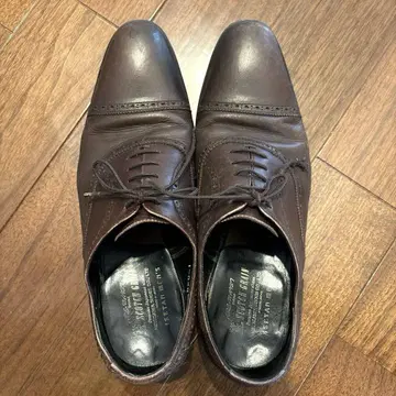 '스카치 그레인' 브라운 가죽 레이스업 슈즈