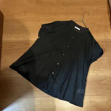 북유럽 생활용품점 블라우스