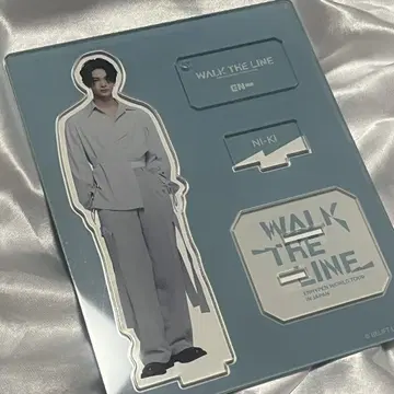 니키 아크릴 스탠드 walk the line 굿즈