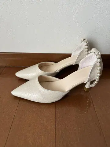 Lopis 아이보리 크로코 장식 펄 하이힐 펌프스 24cm