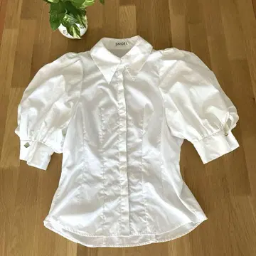 스나이델 볼륨 슬리브 블라우스 비익 버튼