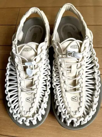 KEEN UNEEK 샌들 25cm