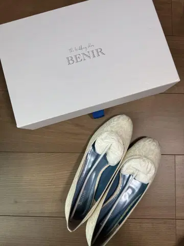 BENIR 화이트 레이스 플랫 슈즈