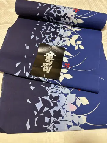 야마모토 간사이 유카타 옷감 네이비 컬러와 파란색 꽃 무늬