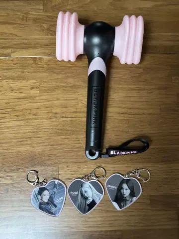 BLACKPINK 응원봉과 키링 세트