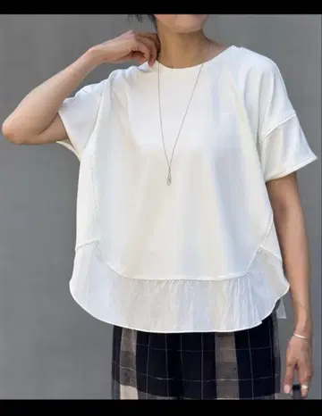 비어즐리 beardsley 라운지 헴 티 화이트 레이어드 반팔 티셔츠