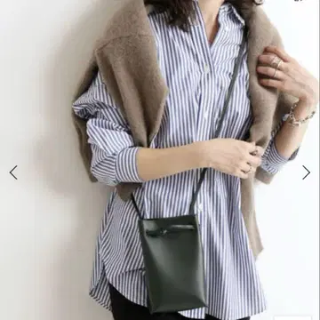 슬로브 이에나 새상품급/블루 스트라이프/코튼 셔츠/턱 라운드 테일