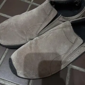 Merrell 스웨이드 슬립온