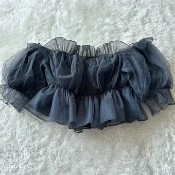 snidel 볼륨 개더 프릴 오프숄더 상의 튤