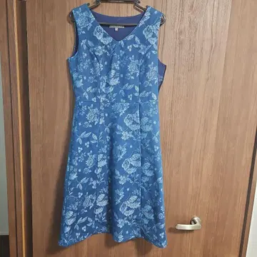 LAURA ASHLEY 꽃무늬 슬리브리스 원피스 사이즈 7