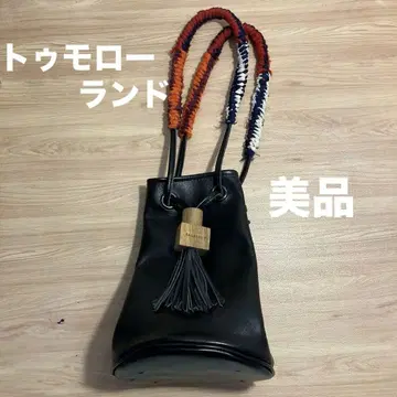 새상품급 투모로우랜드 SALASUSU 천연 가죽 핸드백