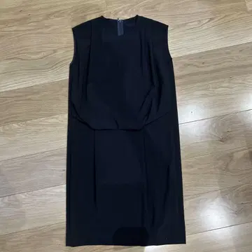 DRESSTERIOR 드레스테리아 슬리브리스 롱 원피스 네이비