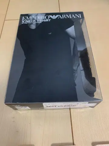 엠포리오 아르마니 티셔츠 M 사이즈