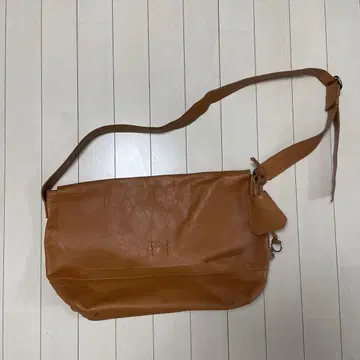 차오패닉 가죽 메신저 백