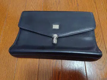 블랙 가죽 클러치백