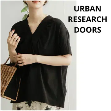 URBAN RESEARCH DOORS 핀턱 개더 V넥 블라우스