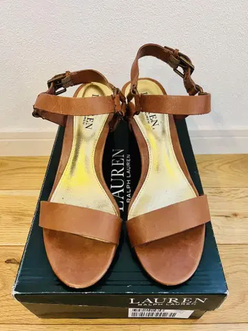 LAUREN RALPH LAUREN 브라운 샌들