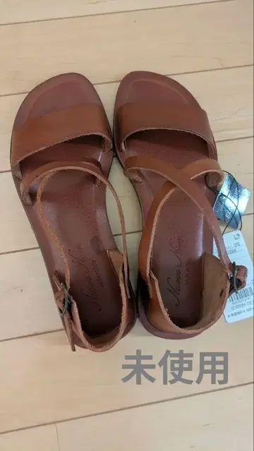 NUOVO NICAR 브라운 가죽 샌들