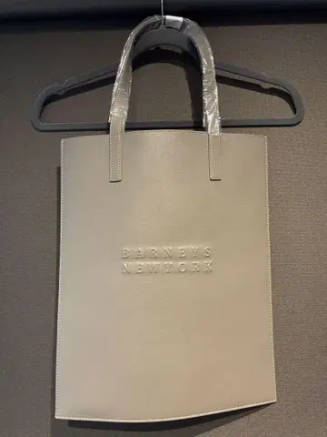 BARNEYS NEW YORK 그레이 가죽 토트백