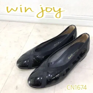 win joy 로우 힐 라운드토 에나멜 펌프스 블랙