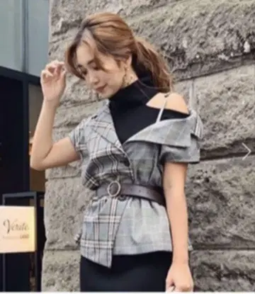 레이어드 스타일 체크 무늬 반팔 상의