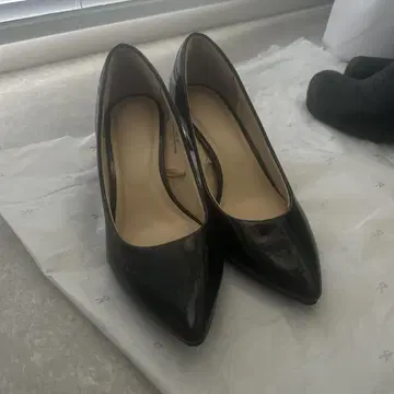 블랙 에나멜 스틸레토 하이힐 22.0cm