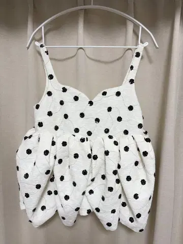 Bibiy. BIANCA BLOSSOM TOP 미사용 새상품