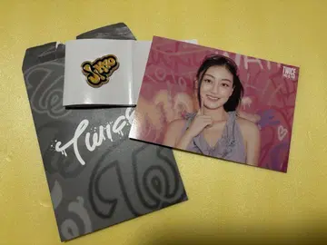 TWICE 지효 핀 배지 트레이딩 카드