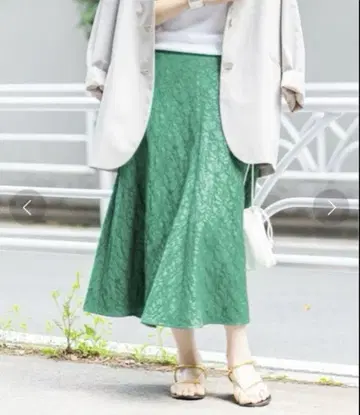 베르메이유 페예나 전체 레이스 자카드 플레어 스커트 그린 자수 M
