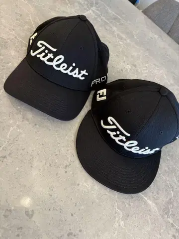 타이틀리스트 블랙 캡 L/XL 2개 세트