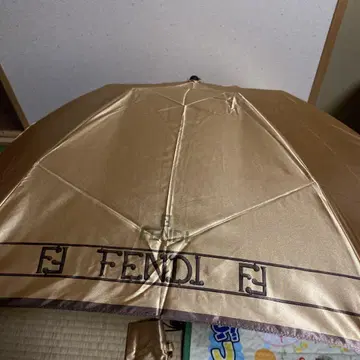 FENDI 접이식 우산 골드