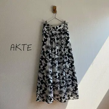 AKTE 코튼 플라워 볼륨 스커트 K84