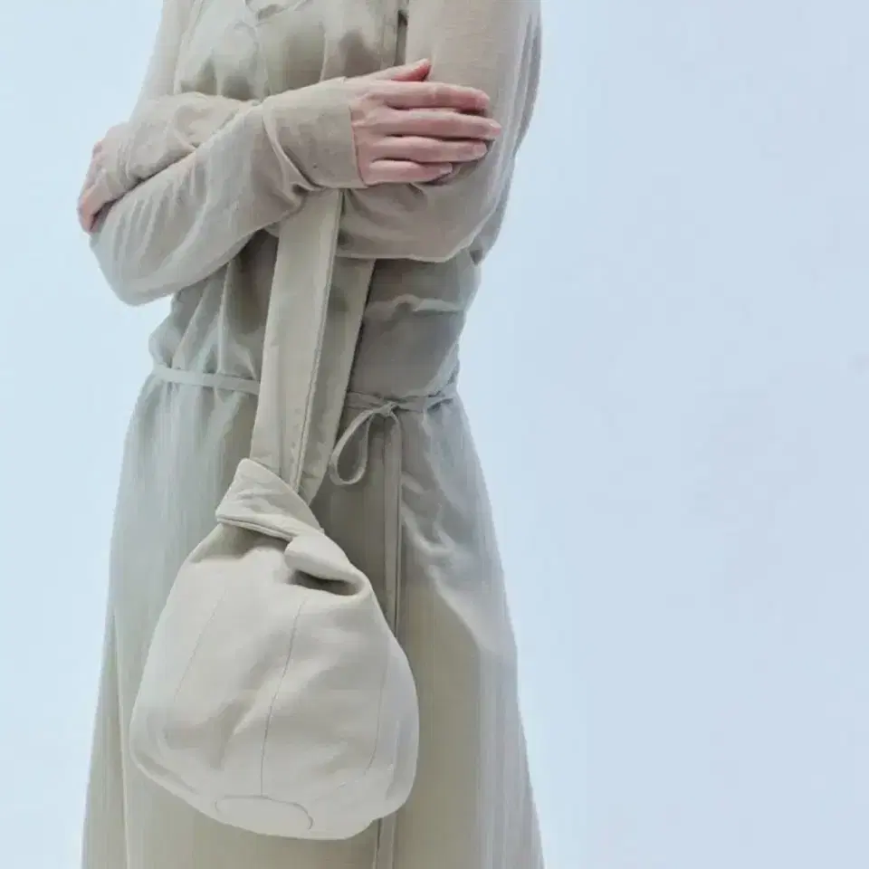 ☆韓国の人気☆【YURT 】☆Fig BAG 4Colorg☆バッ.ク YURT(ユルト) ショルダーバッグ・ポシェット(レディース) - 海外