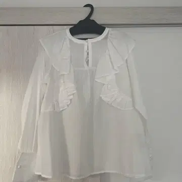 프릴 블라우스