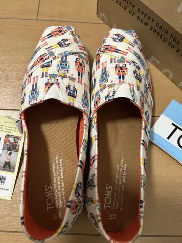 TOMS 슬립온 W8 호두까기 인형 희귀 패턴