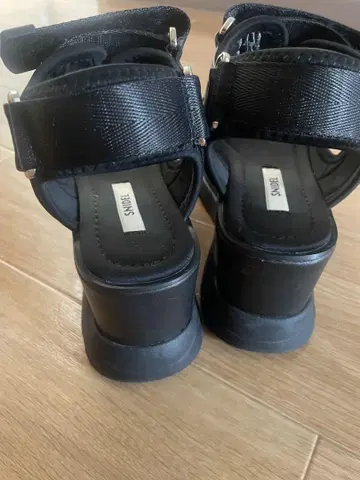 스나이델 신상 통굽 샌들 새상품급