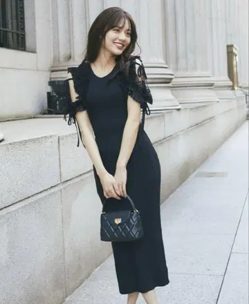 리본 포함 쉬폰 플리츠 프릴 절개 리브 니트 원피스 블랙 미사용 새상품