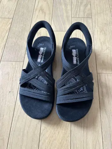 스케쳐스 핸즈프리 슬립인 샌들 23cm