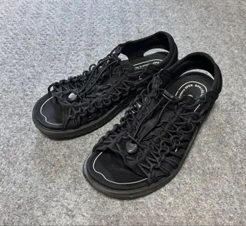 KEEN UNEEK II OT 유니크 투 오티 샌들