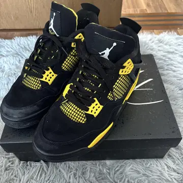AJ4 레트로 썬더 27cm