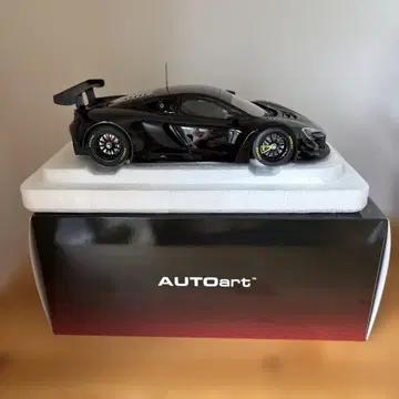 AUTOart McLaren 650S GT3 1:18 블랙