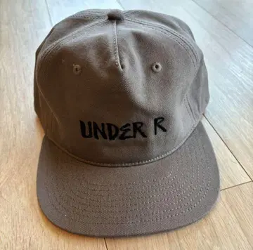 론 헤르만 Under R 캡