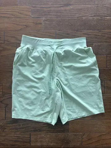 룰루레몬 하프 팬츠 얇은 그린 M