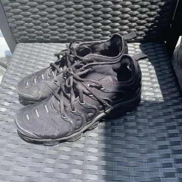 Vibram 밑창 블랙 스니커즈