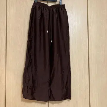 아르모와르 카프리스 짙은 갈색 팬츠
